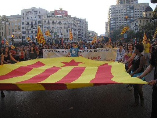 El 9 d'octubre independentista aplega milers de persones a València i actes arreu del País Valencià