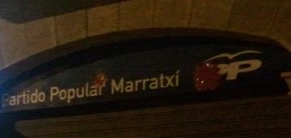 Llancen pintura a la seu del PP a Marratxí