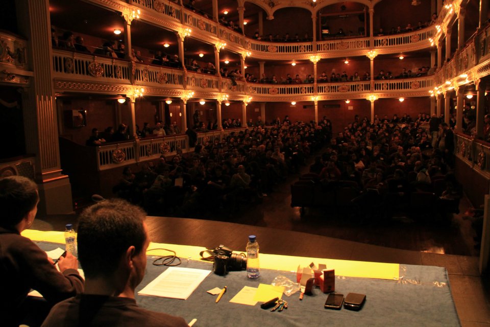 Debatent sobre la construcció nacional