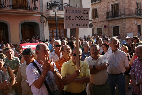 Quan un poble s'uneix. Bétera atura la privatització de l'aigua