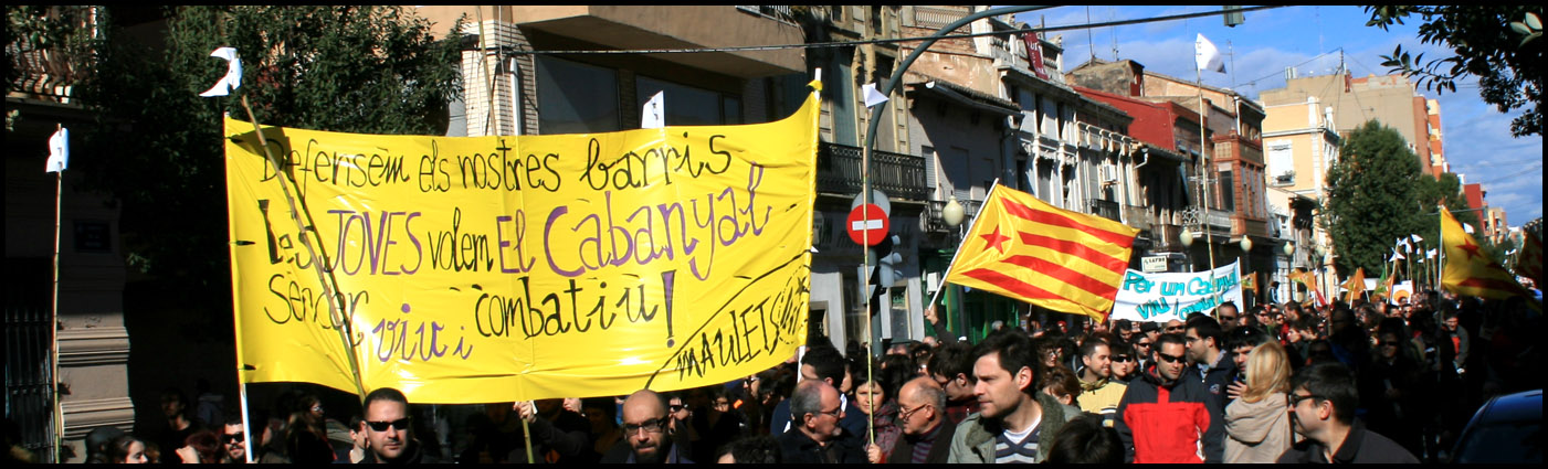 El Cabanyal s'omple de manifestants contra l'arrogància del PP