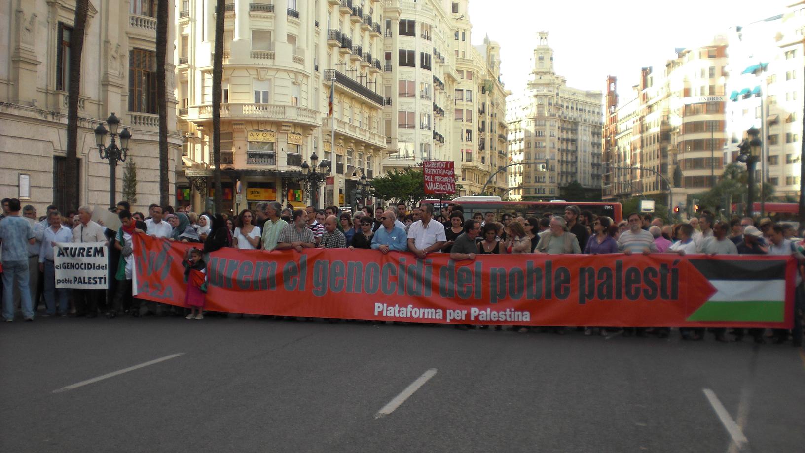Centenars de persones a València denuncien Israel i reclamen la llibertat dels detinguts