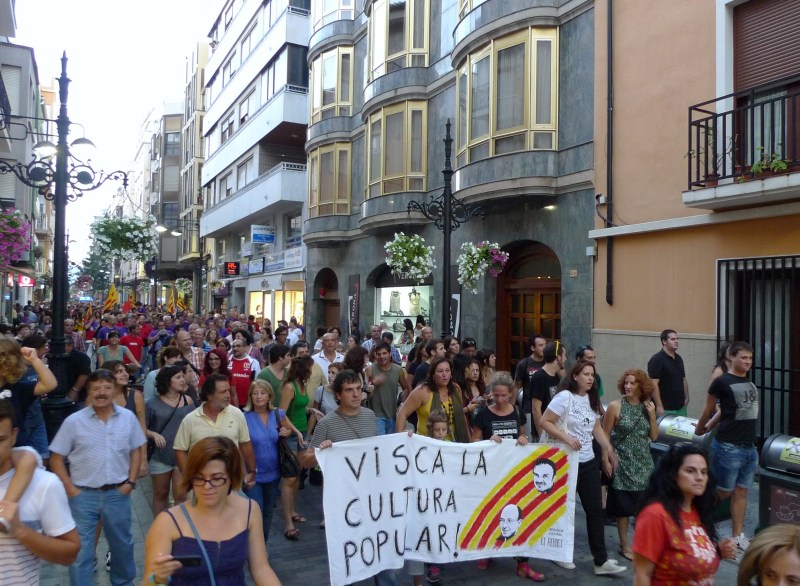 La 18a edició del Correllengua de Gandia homenatja al poeta  Vicent Andrés Estellés i al dolçainer Miquel Ruiz