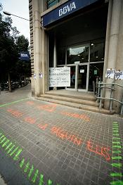 Ocupació de seus bancàries en la jornada de lluita per denunciar els culpables de la crisi