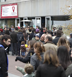 13-D: urnes per al poble