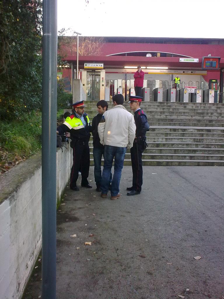Detenció de l'estudiant a la UAB dilluns 1 de febrer. FOTO: L'ACCENT