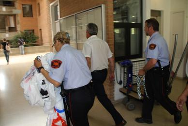 Desallotgen els estudiants tancats a Ciències de la Comunicació de la UAB