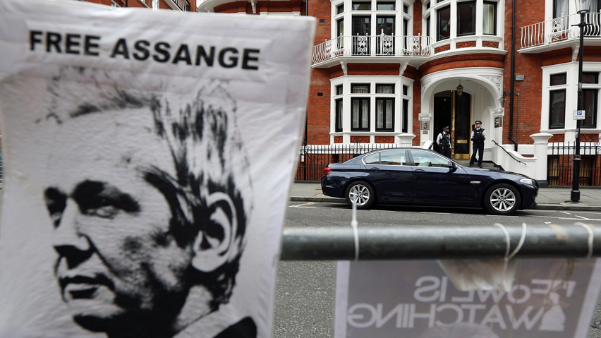 Equador dóna asil polític a Assange davant la persecució del Regne Unit i els EUA