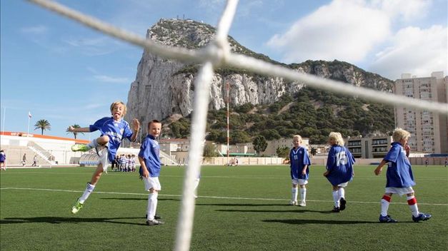 Primer pas per l'acceptació de Gibraltar en la UEFA