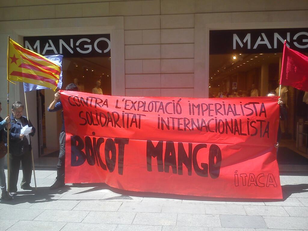 Primera acció reivindicativa d'ÍTACA en solidaritat amb els treballadors de Bangla Desh