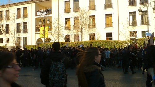 Concentració a les sis de la vesprada per la detenció de sis persones de l'IES Lluís vives