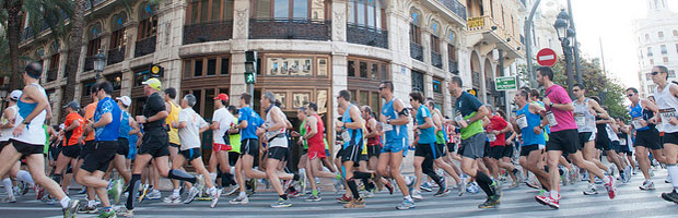 La Marató de València entre el gran esdeveniment i la marginació de la llengua