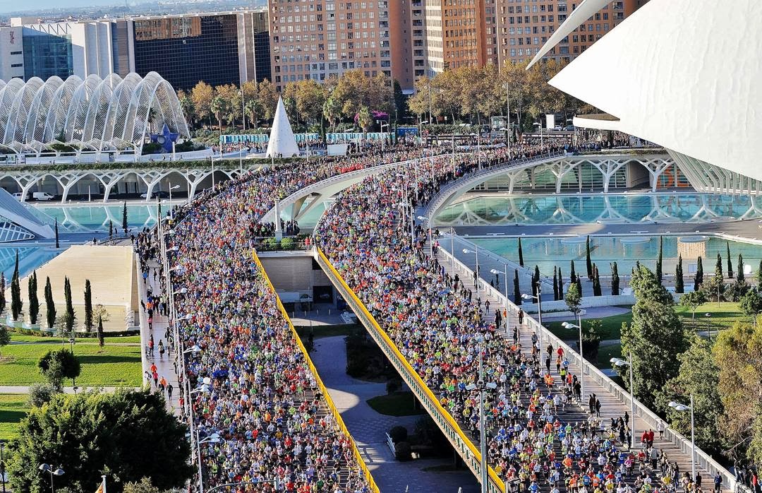 La Marató de València, èxit de participació i mancances d'organització