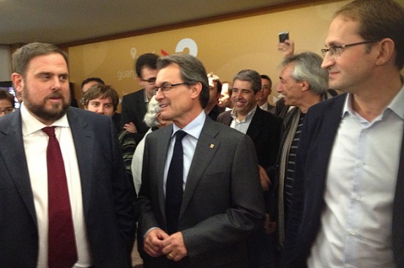 El procés parlamentari del dret a decidir comença amb renúncies