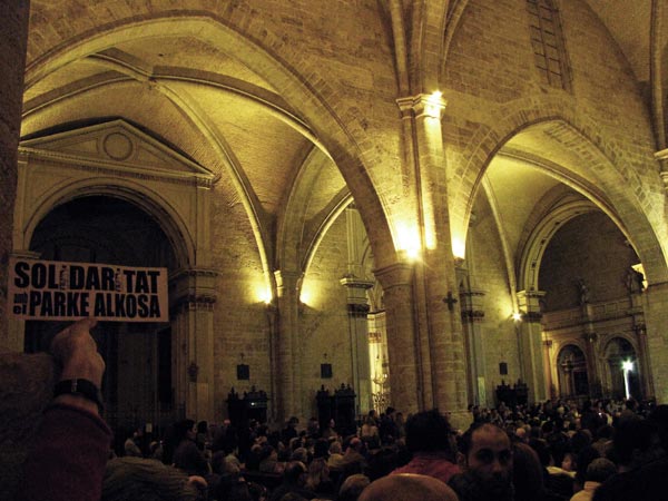 Vaga de fam i concentració al Palau de la Generalitat valenciana per reclamar els 400.000€ del Park Alkosa