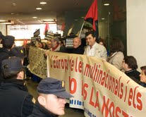 S'ocupen les oficines del SERVEF a València dins la Campanya contra l'Europa del capital i la guerra