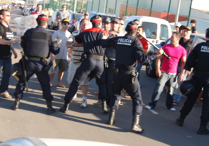 Els treballadors tancats a Prysmian contra 19 acomiadaments demanen solidaritat