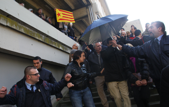 Fotografies del boicot a la xerrada de Rosa Díez a la UAB