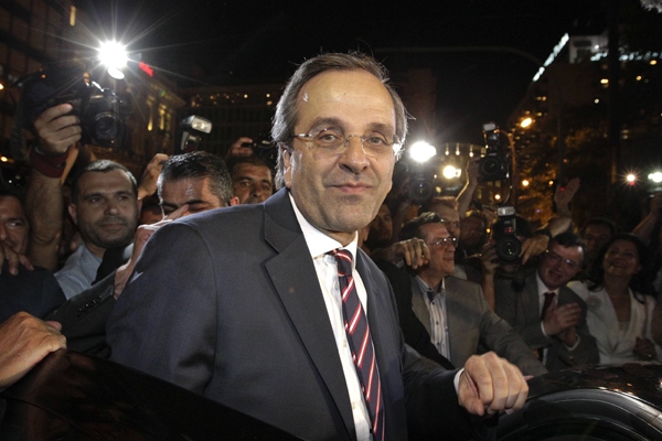 Les espases continuen en alt a Grècia