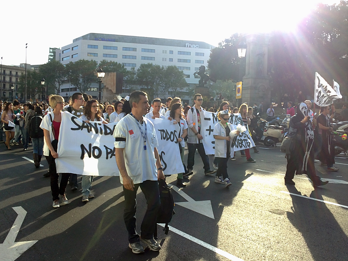 Les mobilitzacions dels treballadors de sanitat sacsegen Barcelona