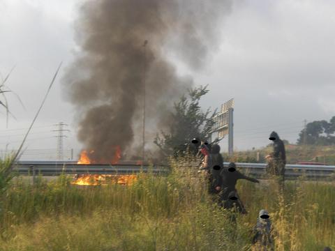 Talls de la circulació de tren i viària en l'inici de la vaga