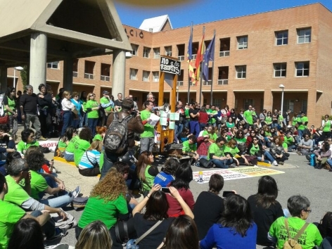 El professorat interí al País Valencià, en lluita pels seus drets i els de l'escola pública!