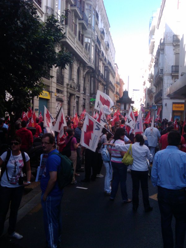 Piquets actius, càrregues policials i seguiment desigual de la vaga al País Valencià