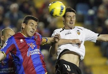 Llevant UE i València CF intenten sobreviure en la maranya d'un difícil entramat polític i financer