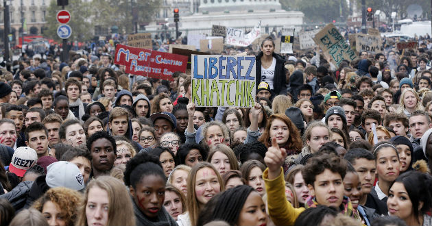 Khatchik i Leonarda revifen el debat xenòfob a l'estat francès