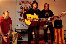 Al nord, la música en català no s'atura