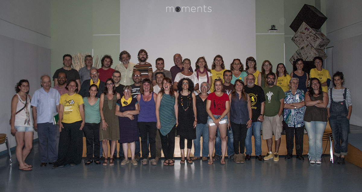 L'Assemblea Groga recull signatures a favor d'una ILP per una nova llei educativa