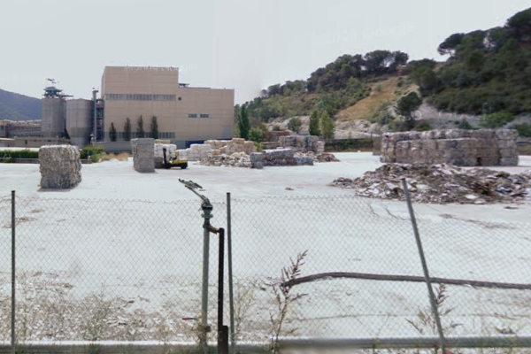 La paperera UIPSA acomiada un treballador per motius sindicals