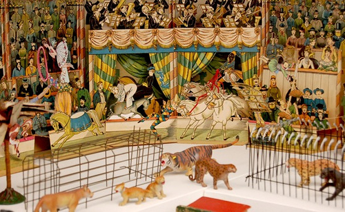 Engolits pel circ mediàtic?