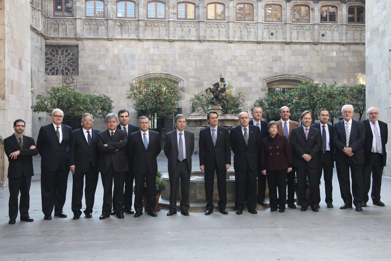 La sanitat, “estructura d'estat” en mans dels voltors