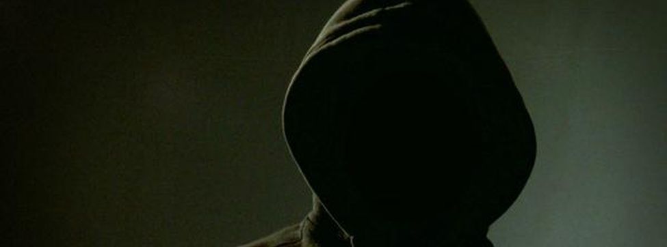 Quan el savi assenyala la ciutat morta, el neci mira el test