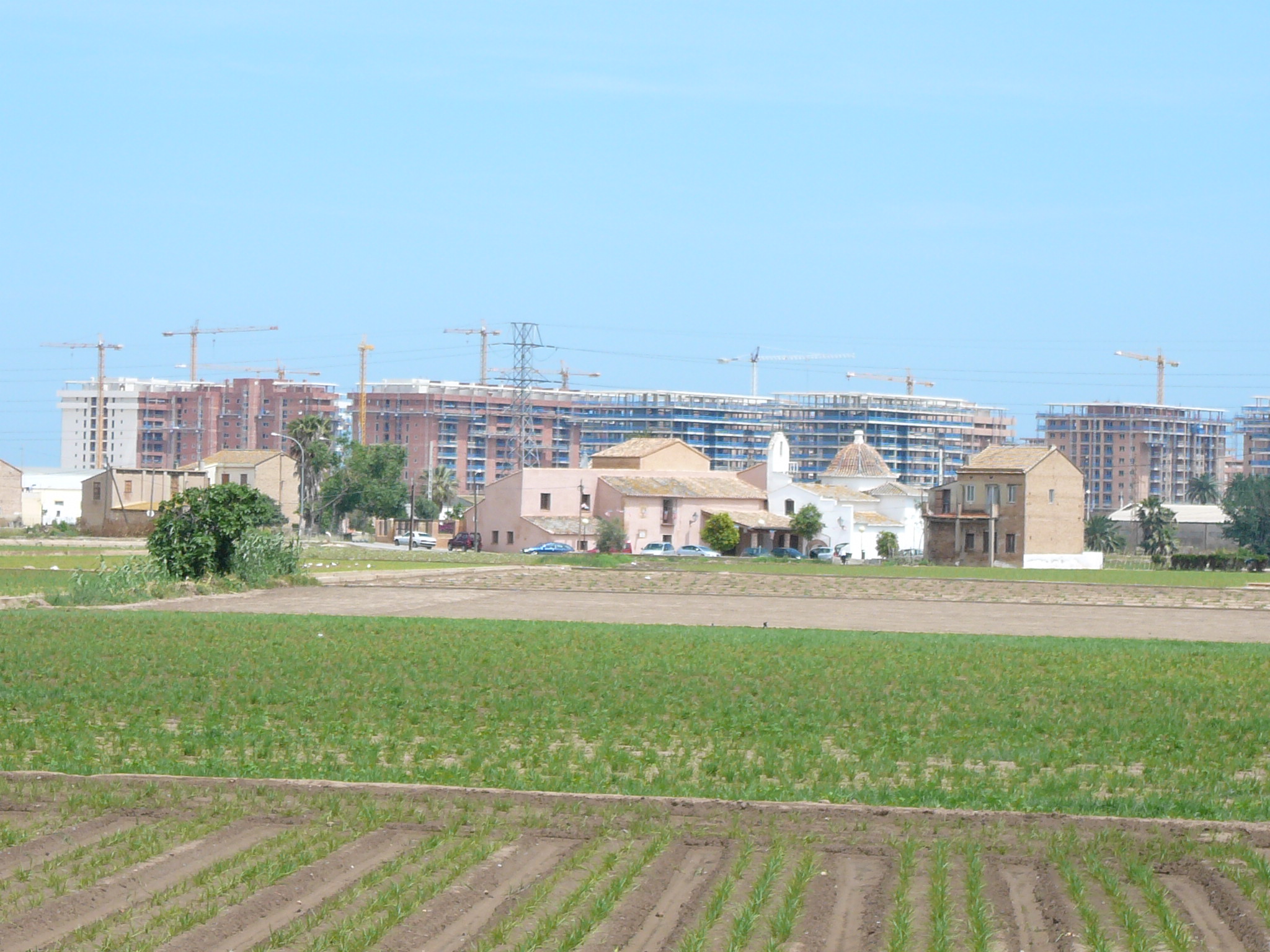 Barris, veïns i entitats socials s'uneixen contra l'últim despropòsit urbanístic de Rita