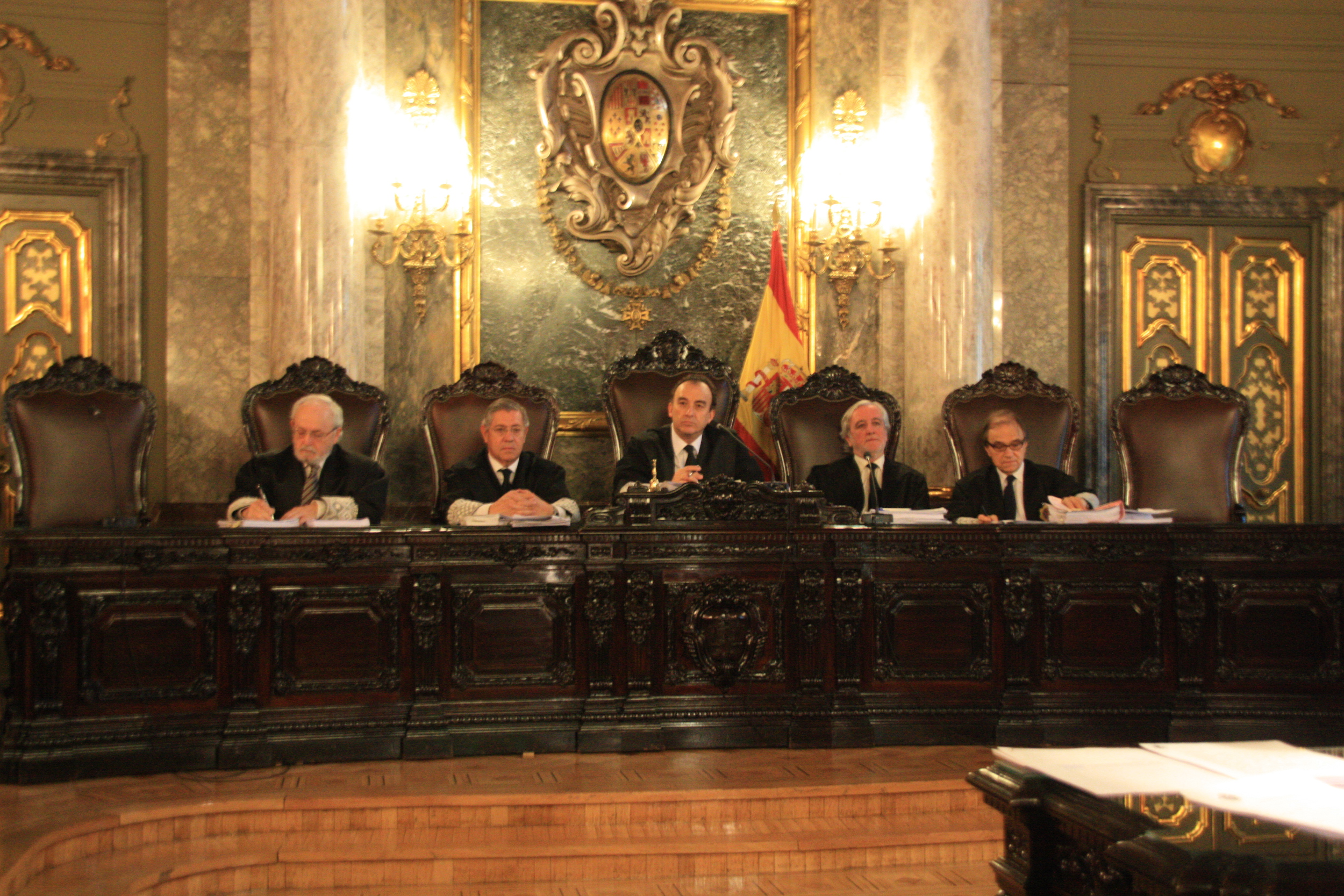 La Fiscalia, el Parlament i la Generalitat demanen condemnes pel setge al Parlament