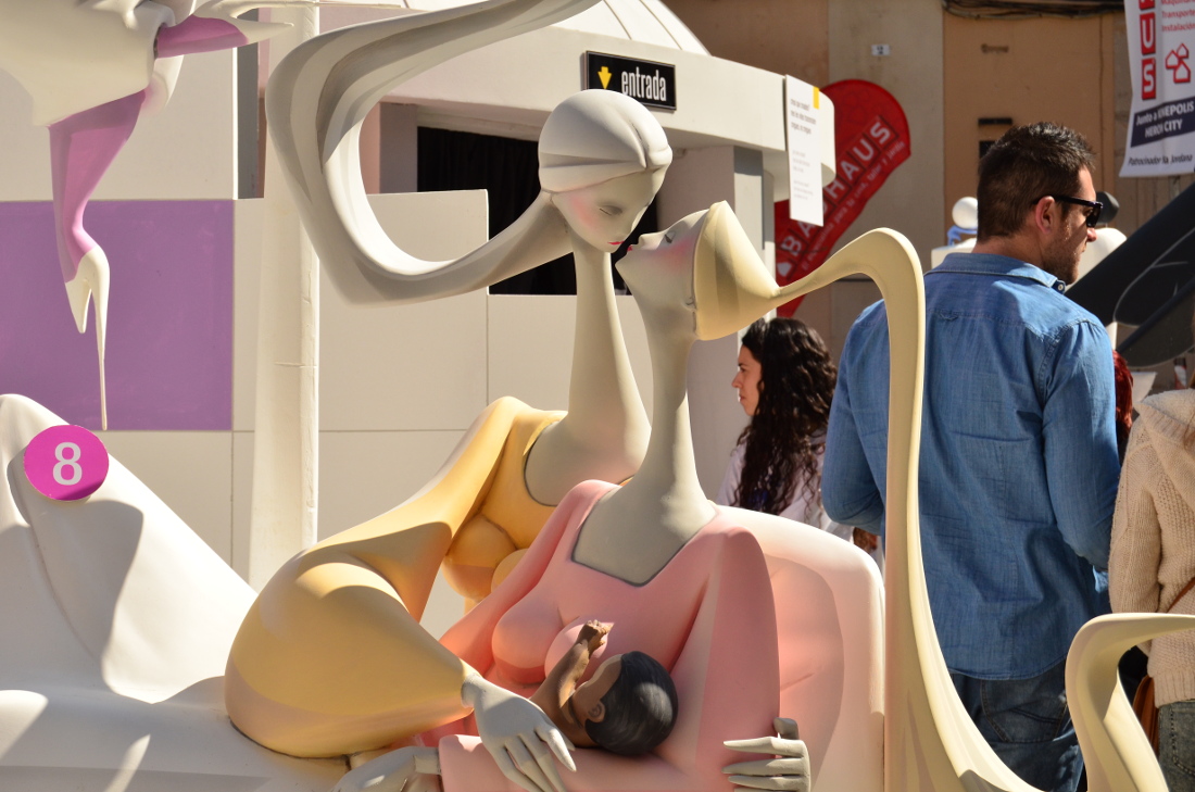 La falla Na Jordana guanya el premi Arc Iris de Lambda per tres escenes sobre el col·lectiu LGTB