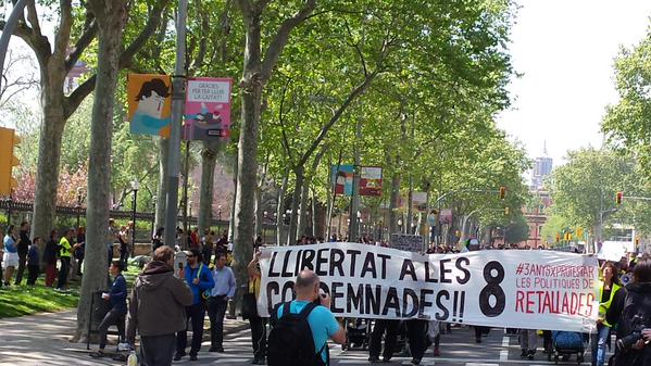 Cadena humana de suport als 8 condemnats per la protesta “Aturem el parlament”