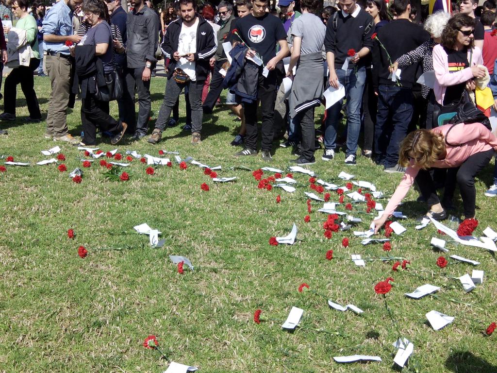 Reclamen saber la veritat sobre les fosses comunes de represaliats pel franquisme al cementeri de València