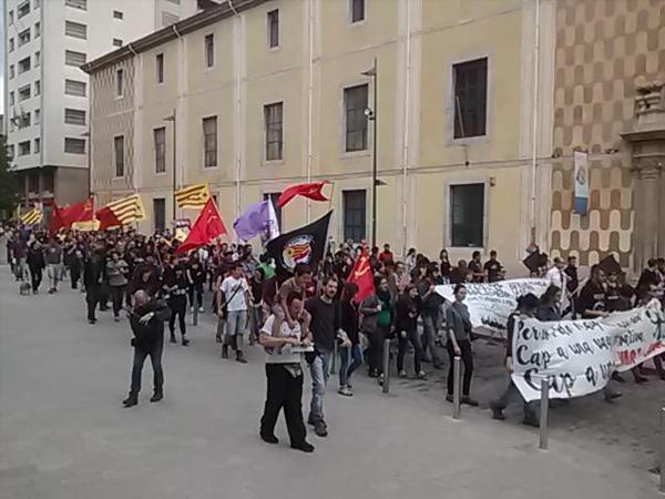 La mobilització de l'1 de maig a Girona acaba amb l'ocupació d'una oficina bancària en desús
