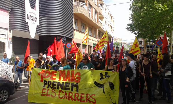 Centenars de persones a l'1 de maig a Igualada