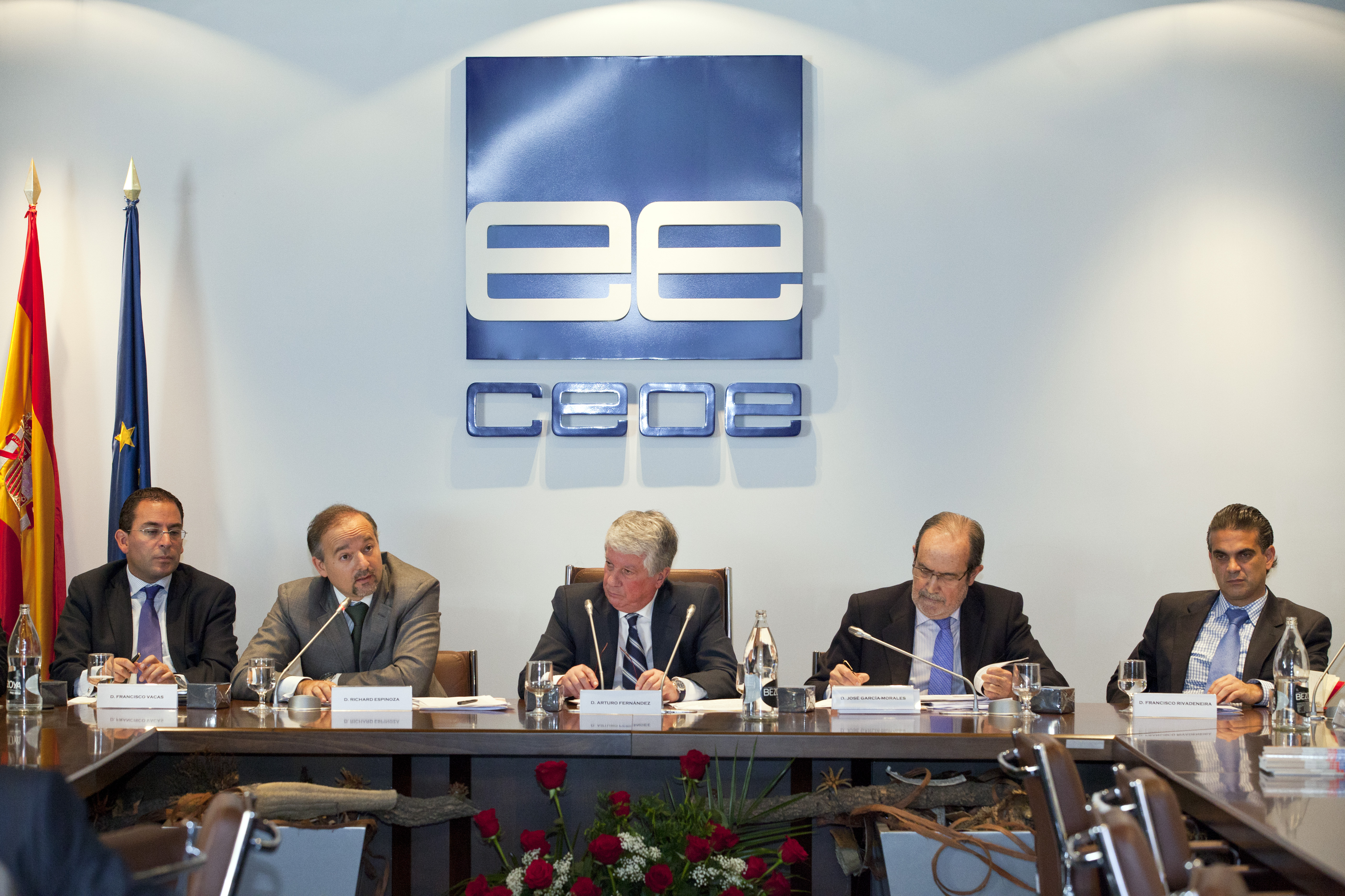 La CEOE reclama abaratir el cost de l'acomiadament