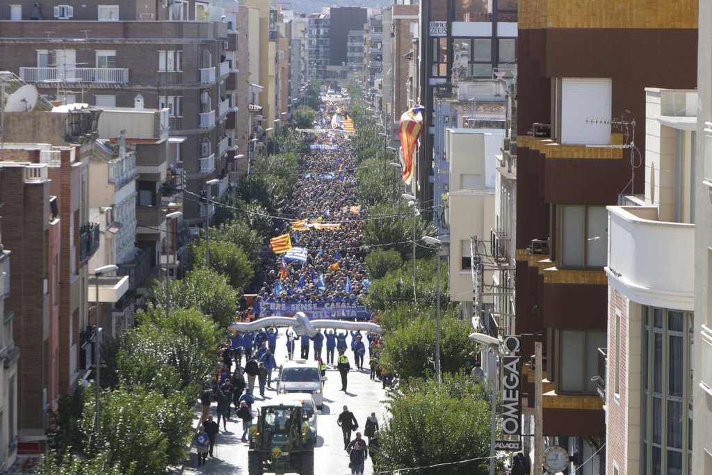 Riuada humana en defensa de l'Ebre