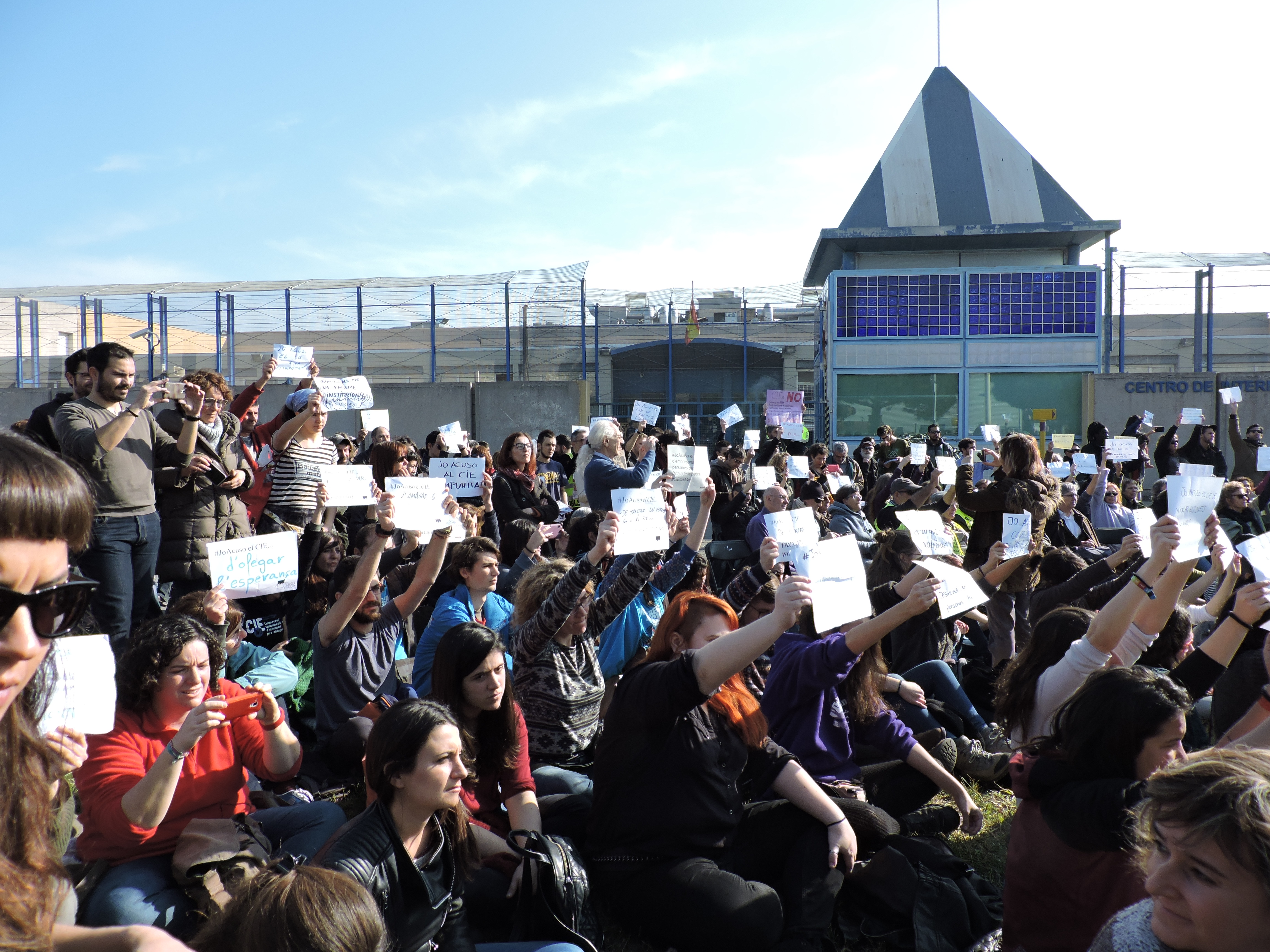 El CIE, processat i condemnat a desaparèixer