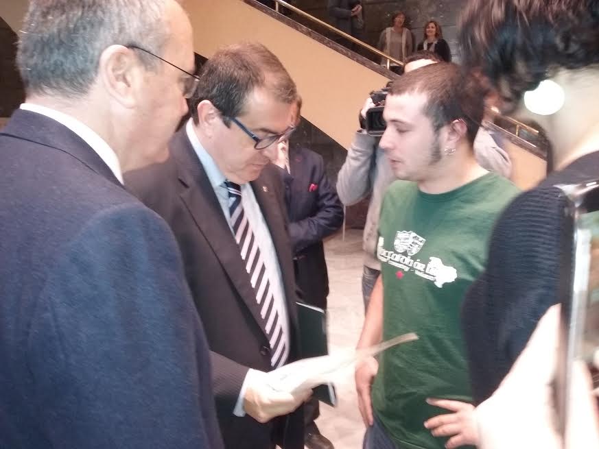 Recriminen al conseller d'Interior Jordi Jané l'actuació repressiva dels mossos