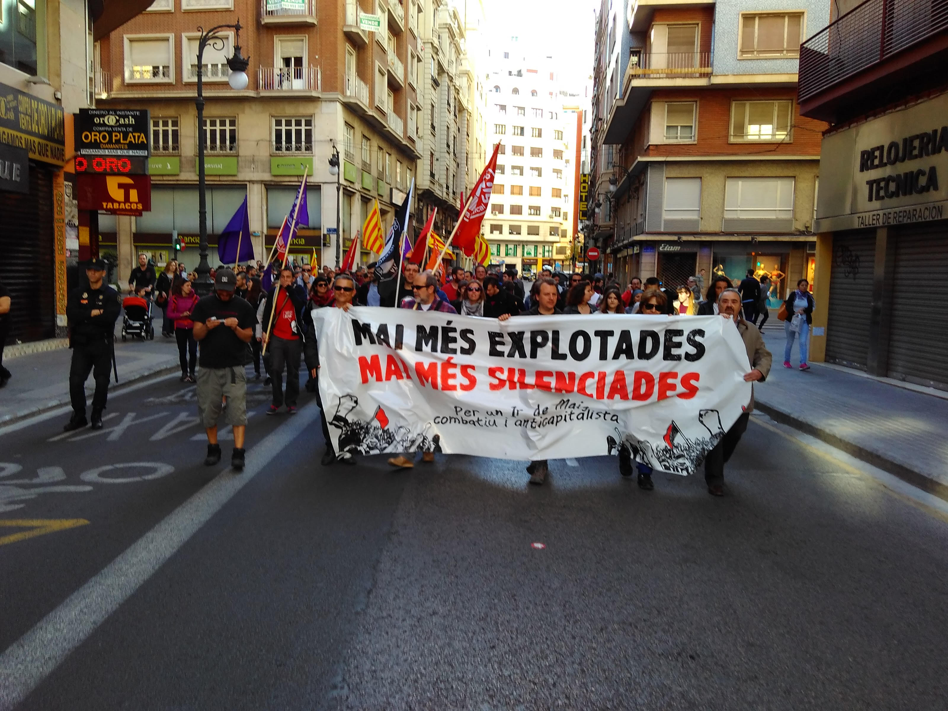La convocatòria anticapitalista de València s'estrena amb èxit