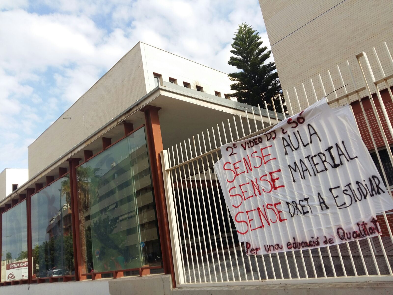 Protestes dels alumnes de Vídeo DJ i So a Paterna