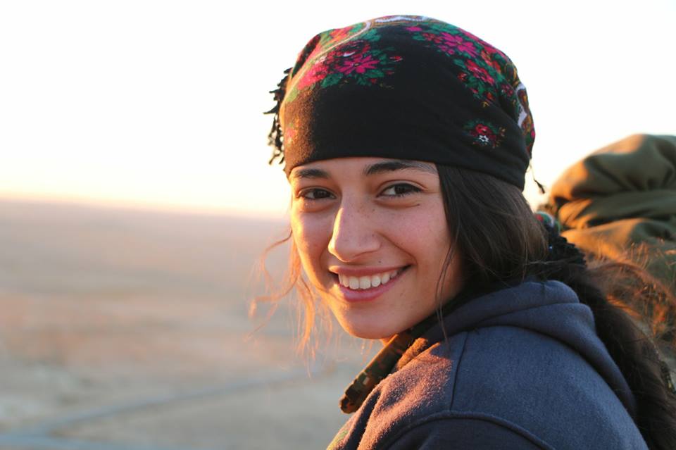 Desmitificant la transformació feminista a Rojava: clars i obscurs