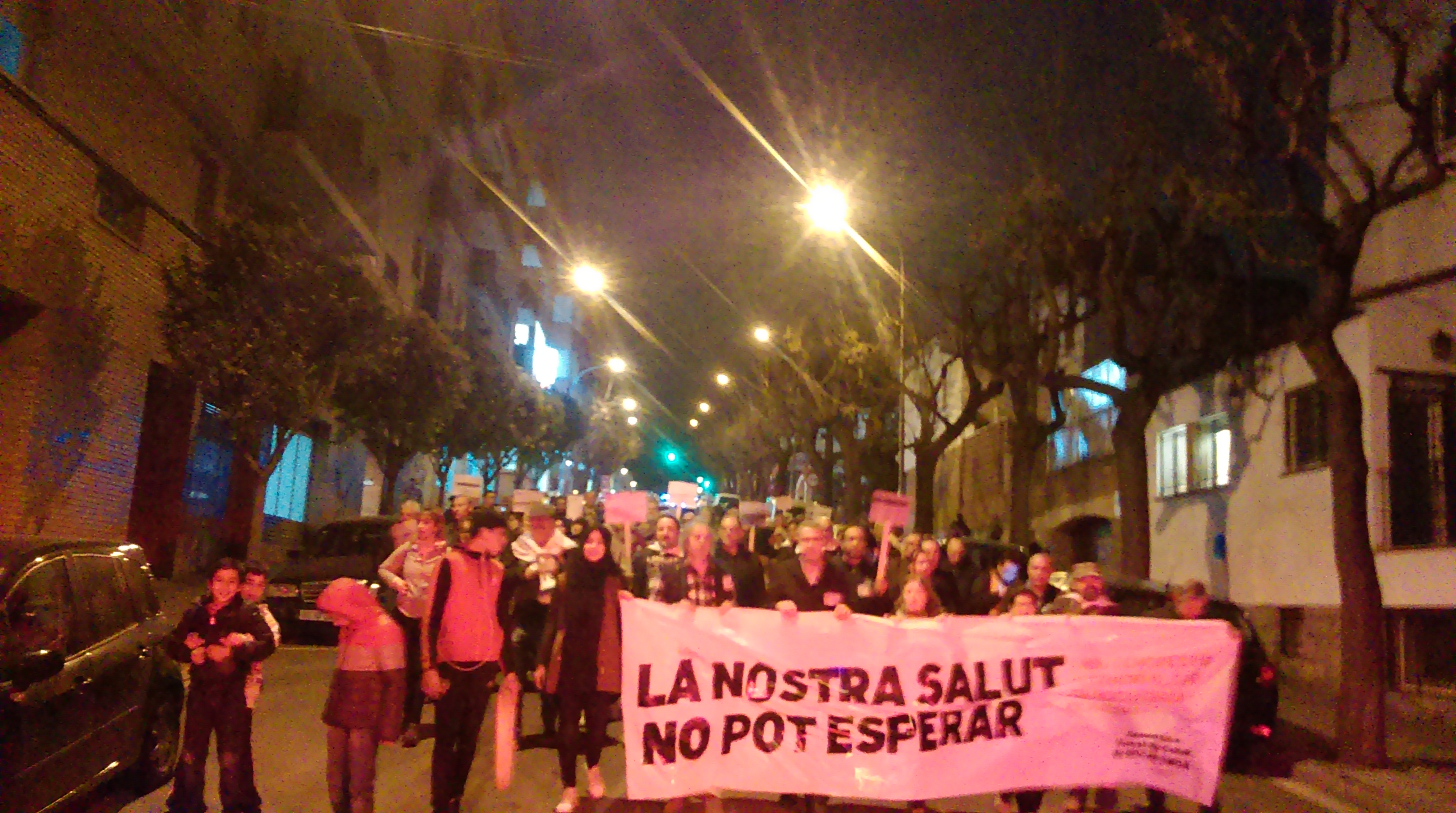 Les veïnes es mobilitzen per acabar amb les demores en el CAP de Rocafonda - El Palau